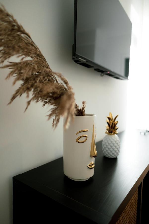 Gold Apartment Ferrel I Экстерьер фото